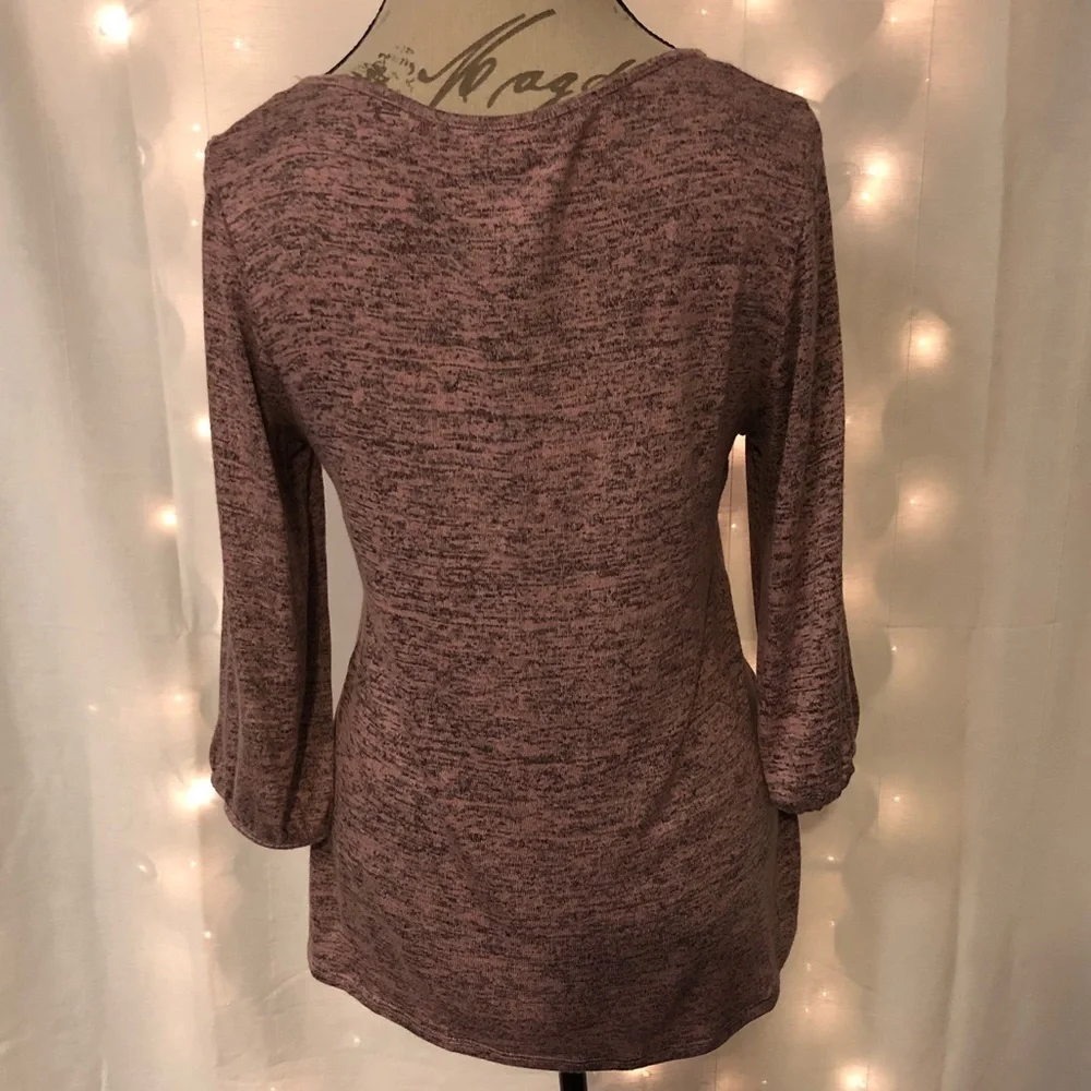 2[Naif] Knitted Pink & Black double cold shoulder - Picture 7 of 7
